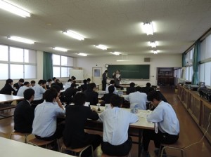 2015(H27).11.13 延岡工業2 大坪昌久宮崎大学名誉教授による学習風景