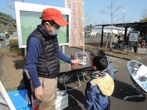 息を吹き付けて風力発電